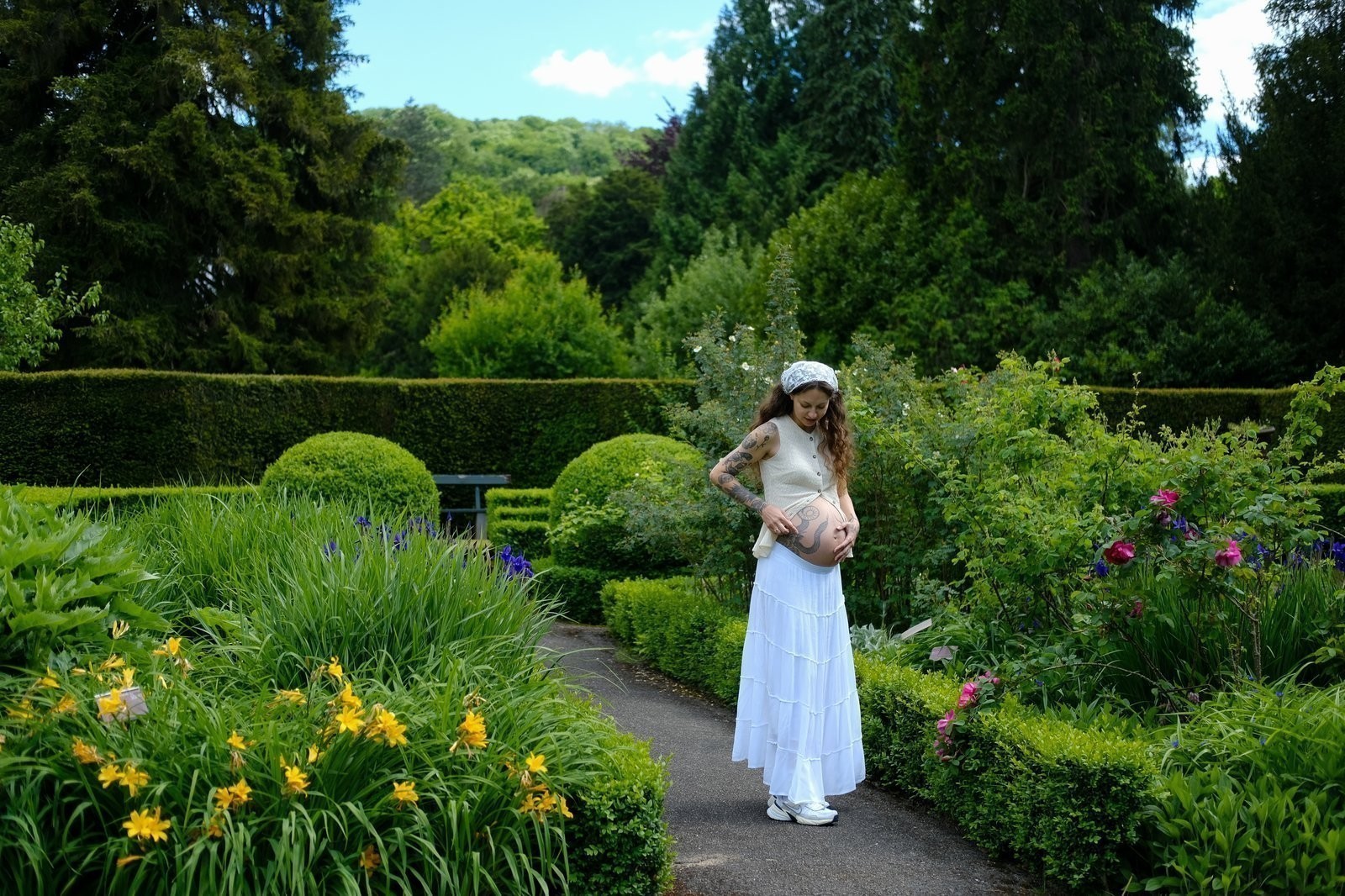 Schwangerschaftsshooting im Garten